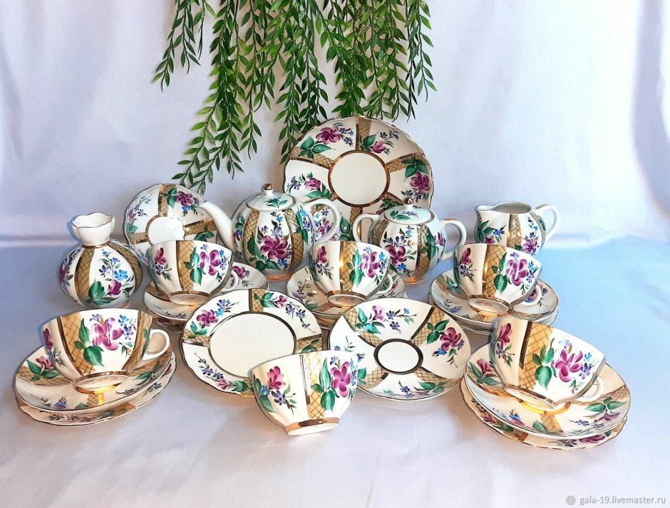 Сервиз с желтыми цветами