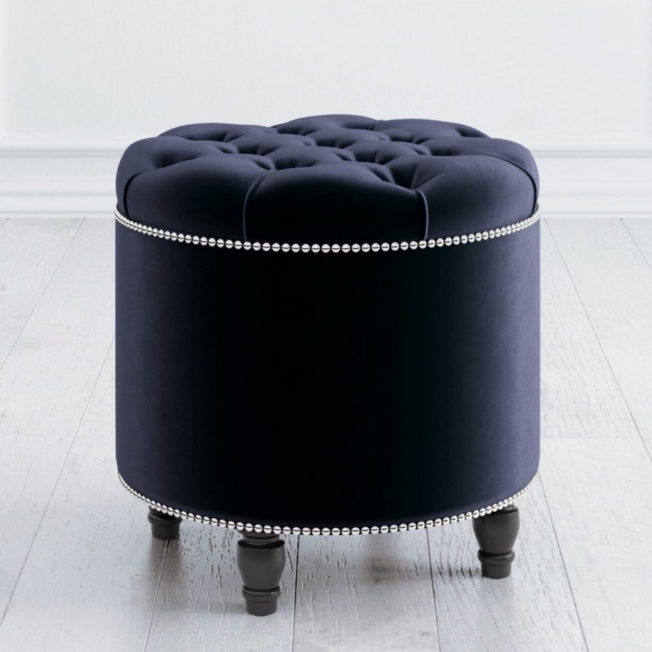 Бело- черные пуфики