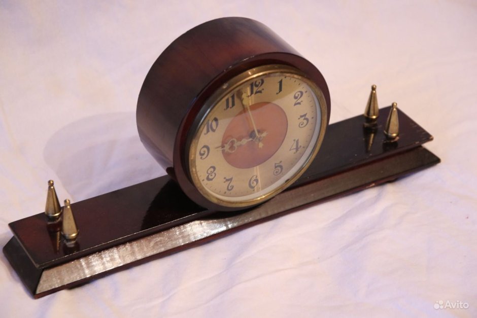 Советские настольные часы Слава