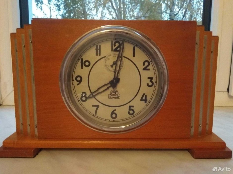 Часы Владимир настольные механические СССР
