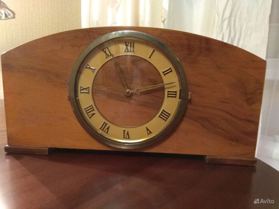 Настольные часы Владимир