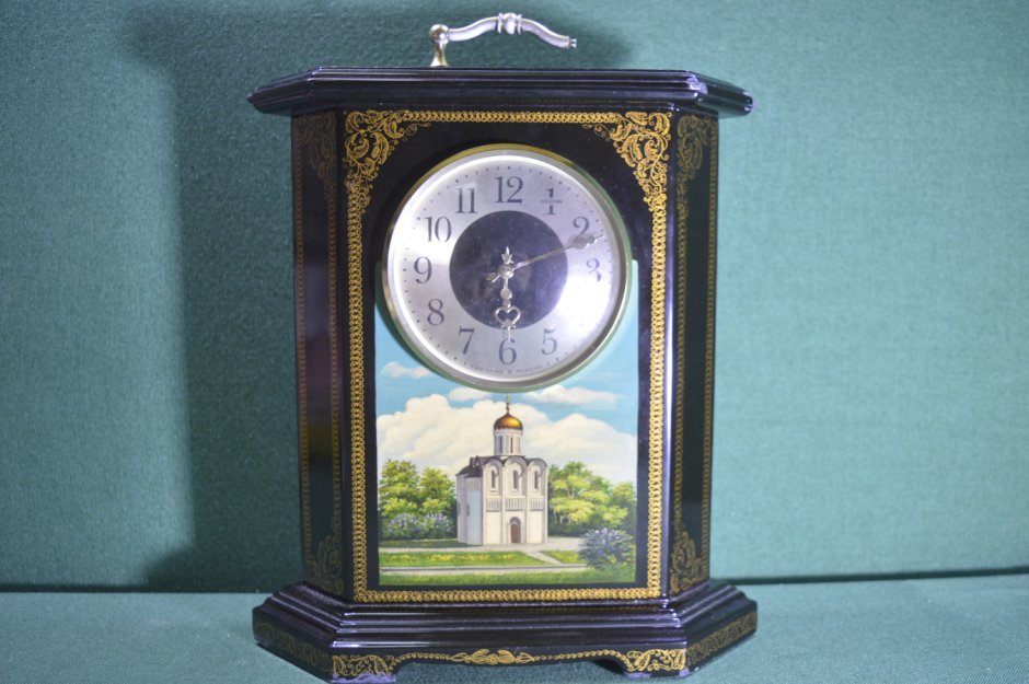 Механические часы Весна с лаковой росписью