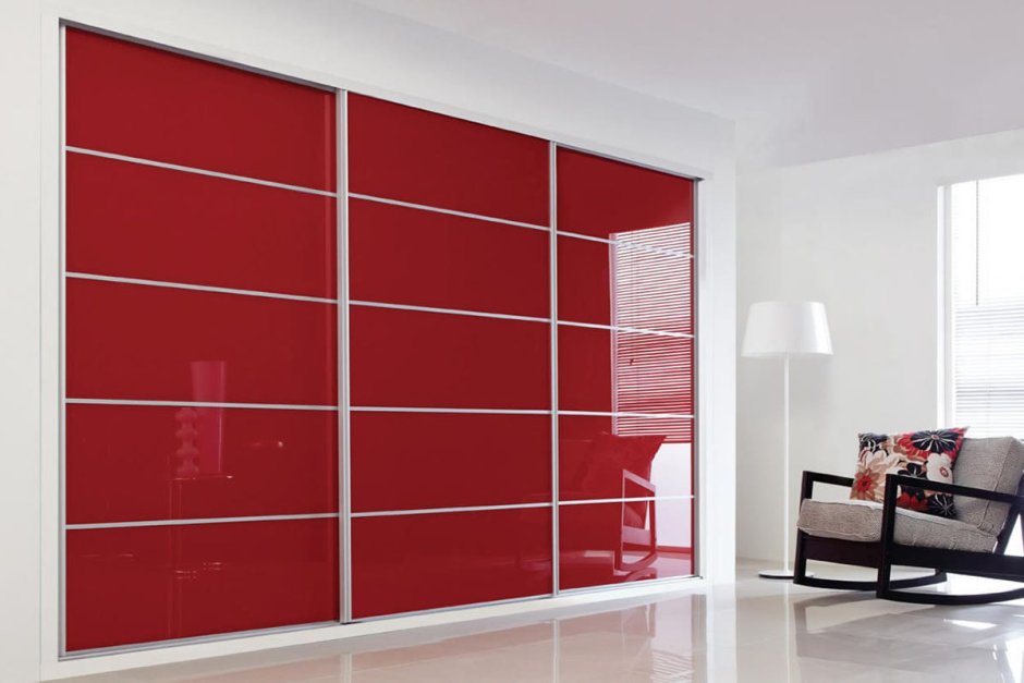 Шкаф купе крашеное стекло