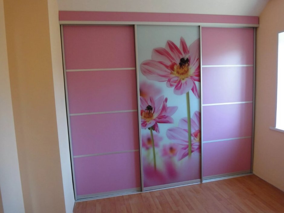 Шкаф купе розовый