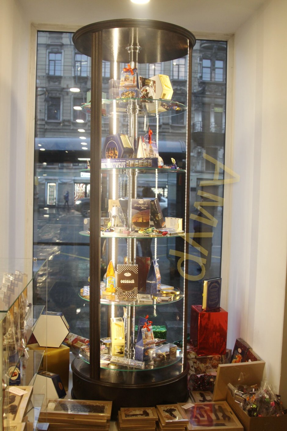 Круглая витрина