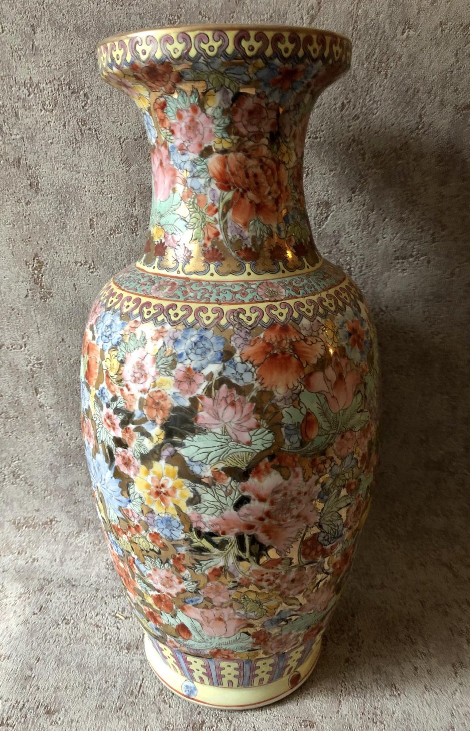 Старинные вазы