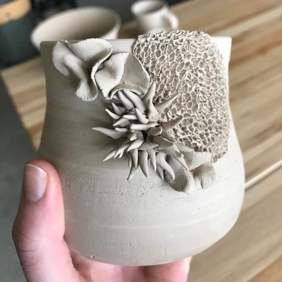 Необычные вазы из глины