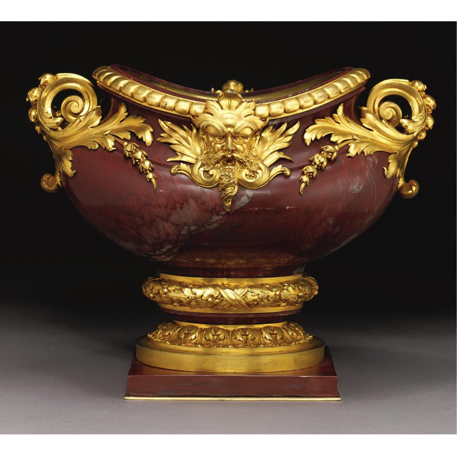 Изделия рококо из бронзы