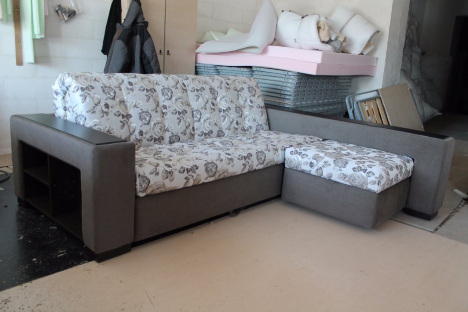 Диван аккордеон с пуфом 140