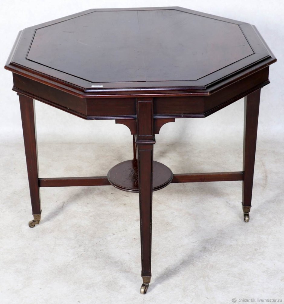 Антикварный стол