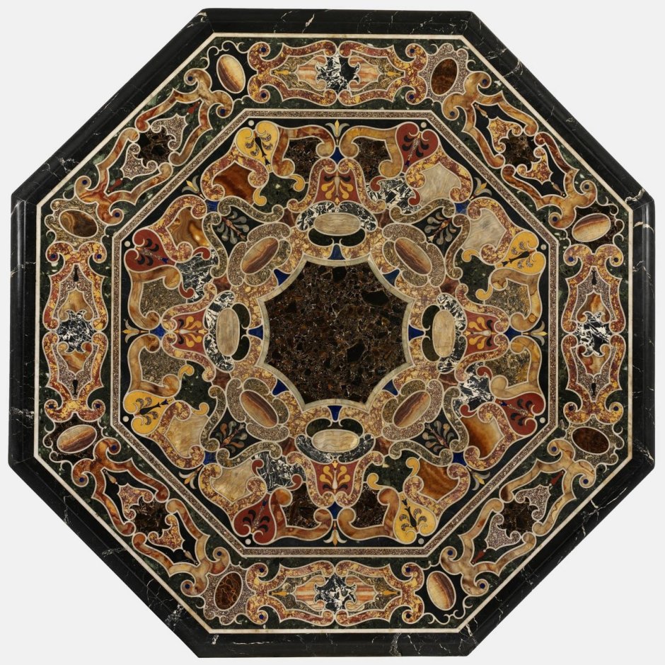 Восьмиугольный стол