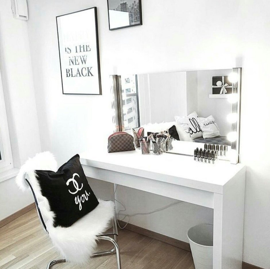 Гримерный столик в скандинавском стиле