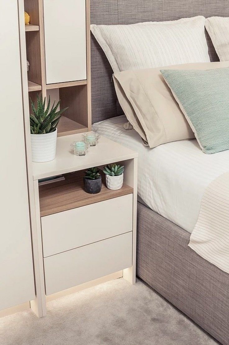 Прикроватный пенал в спальню