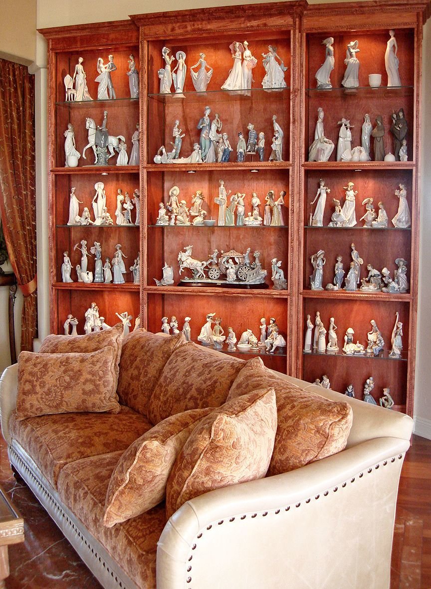 Полочки для фарфоровых статуэток