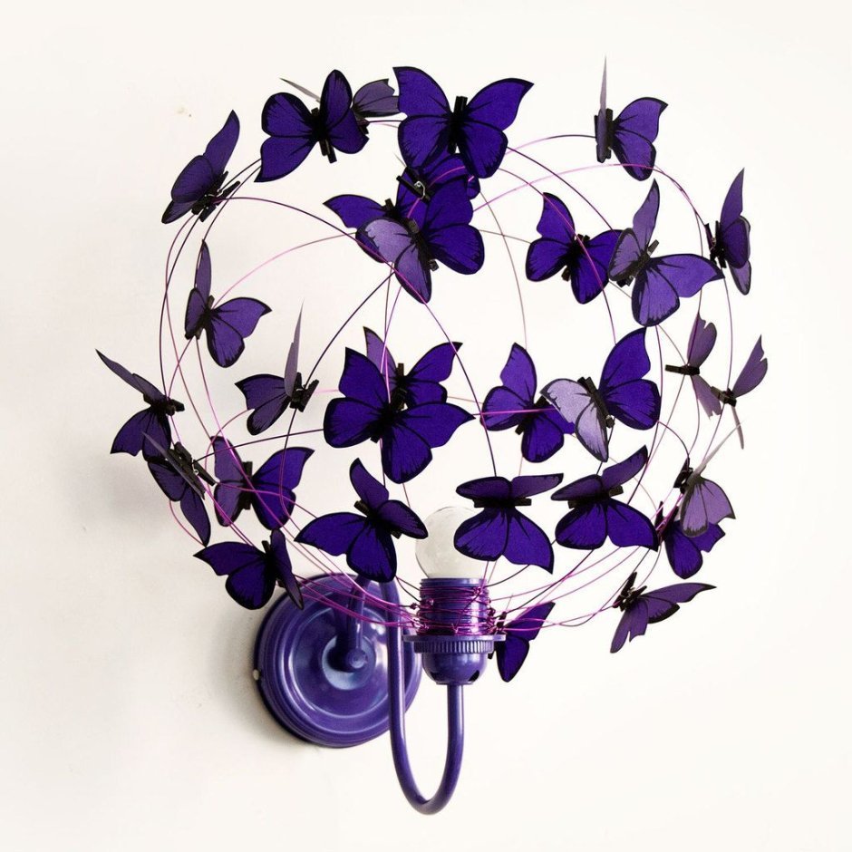 Люстра из бумажных бабочек