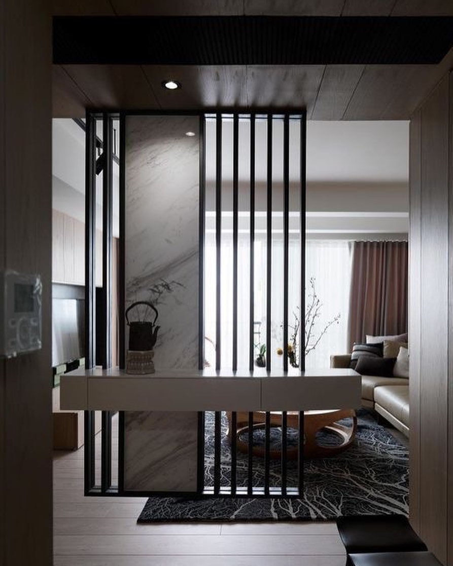 Металлические перегородки в интерьере
