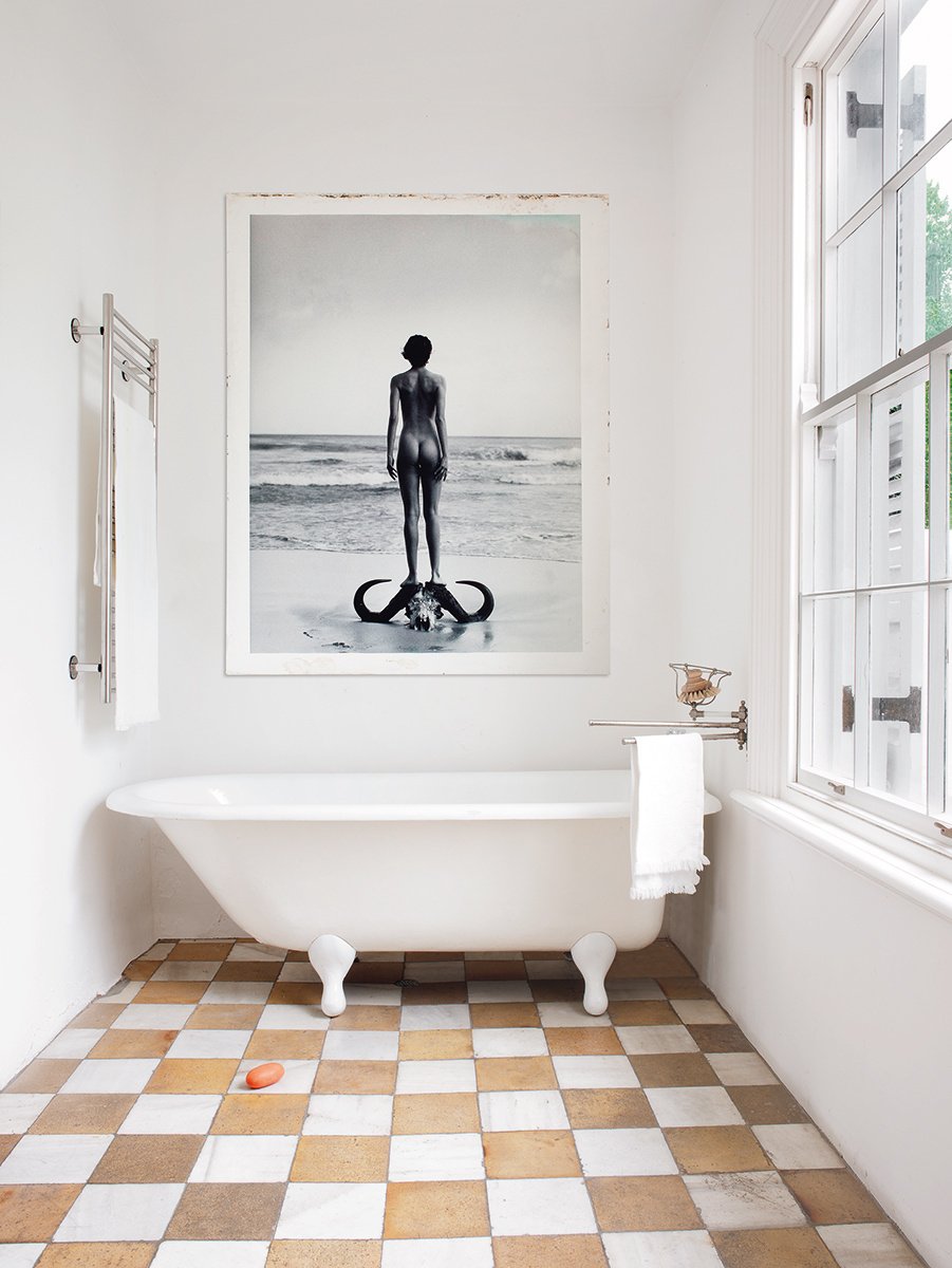 Картины в ванной комнате в интерьере