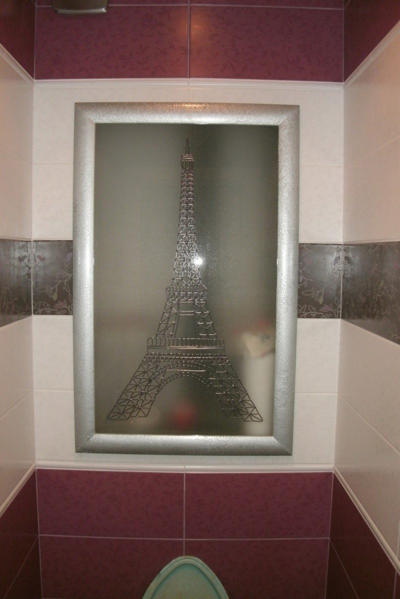 Картина в туалет на стену закрыть люк