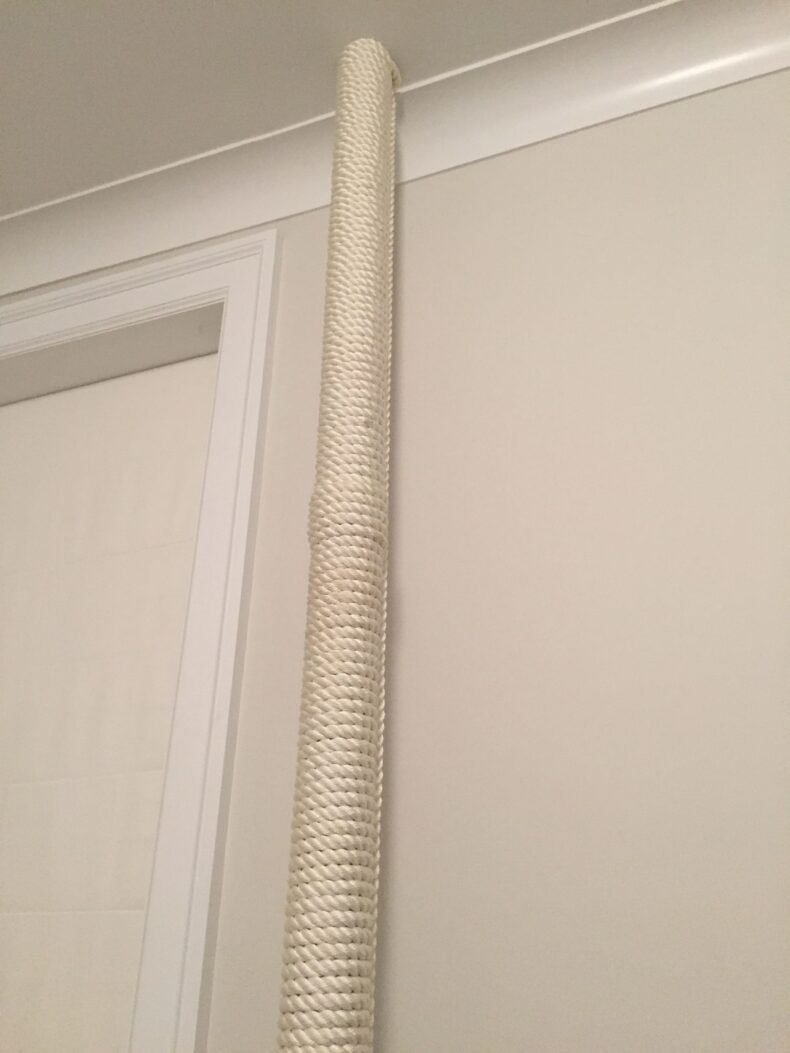 Натяжной потолок и трубы отопления