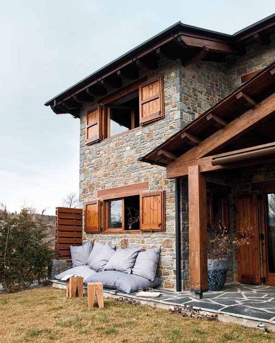 Баварский Шале камень и дерево