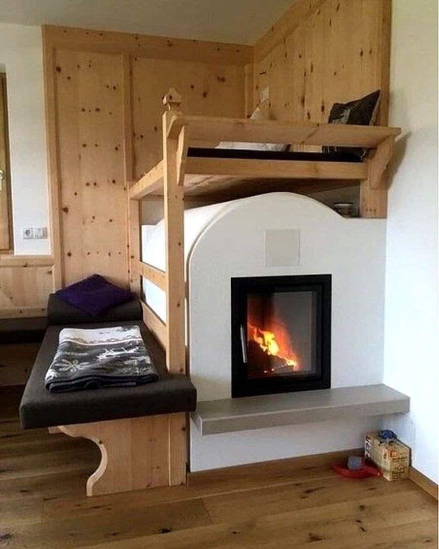 Печка с лежанкой в доме