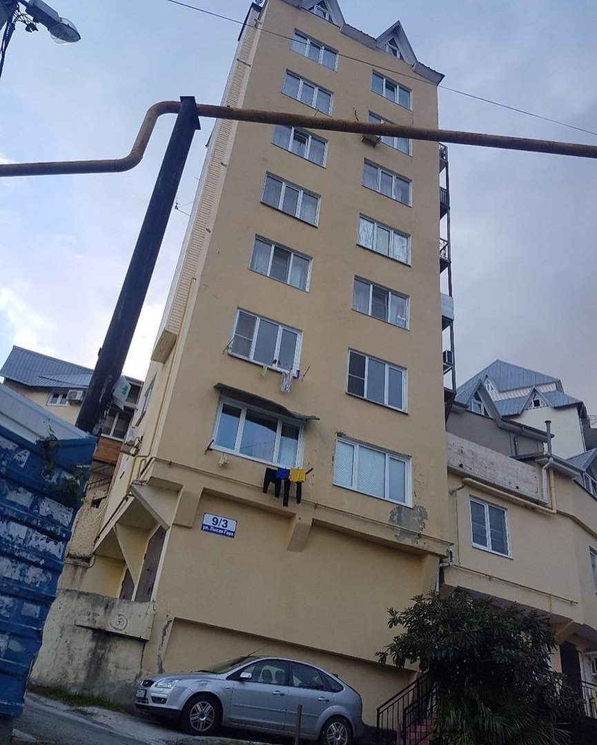 Девятиэтажный гараж в Сочи