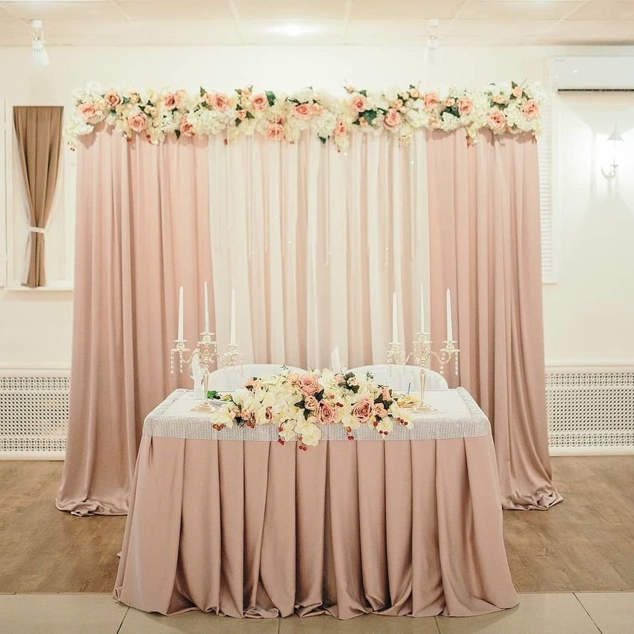 Украшение свадебного стола