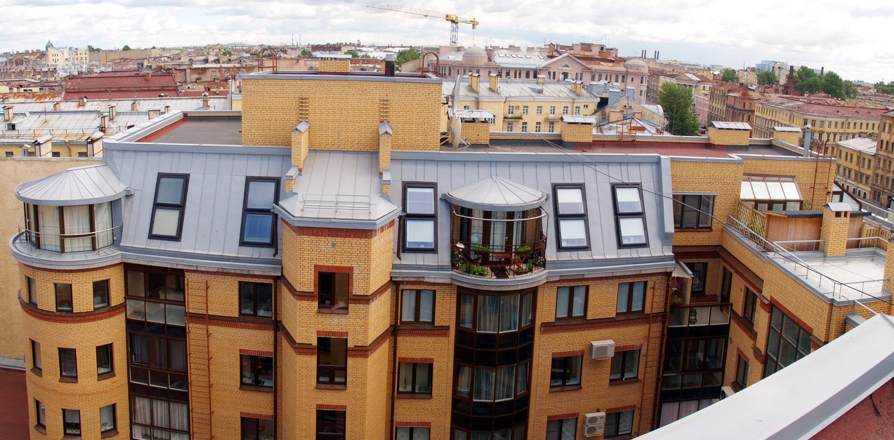 Сайт центра доступного жилья спб. Мансарда в центре Москвы. Мансарда Санкт-Петербург. Мансарда СПБ. Квартира с мансардой.