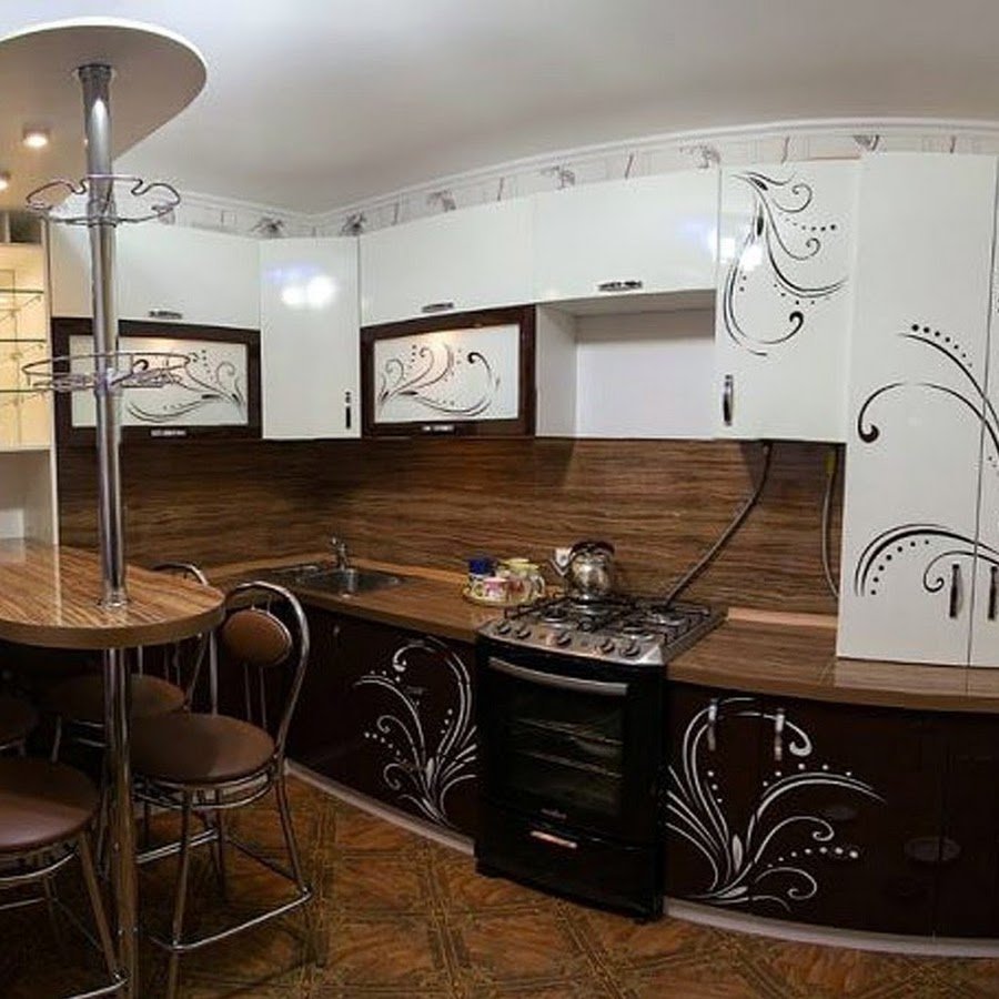 Кухняс барнрй стойкой .