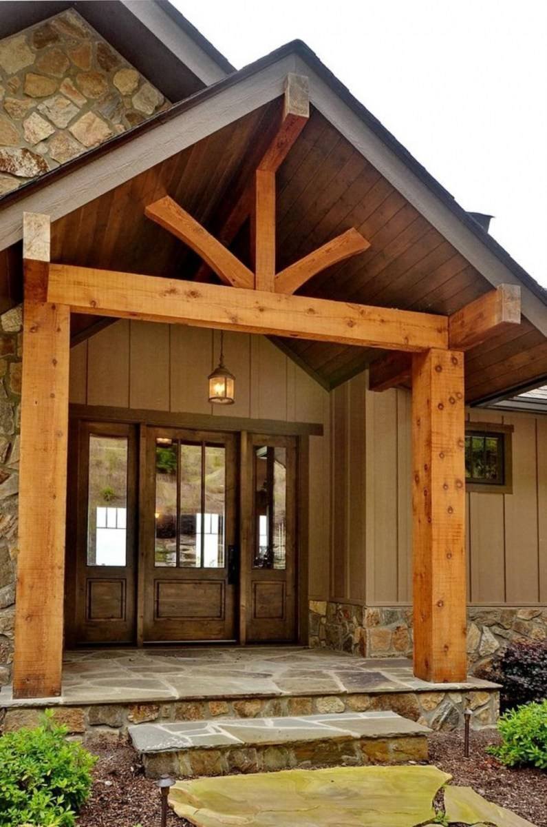 Деревянный навес над крыльцом