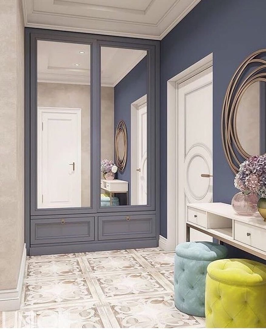 Шкаф в прихожую с распашными дверями