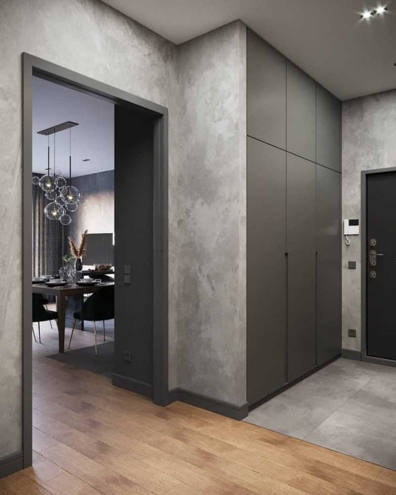 Встроенная прихожая серая