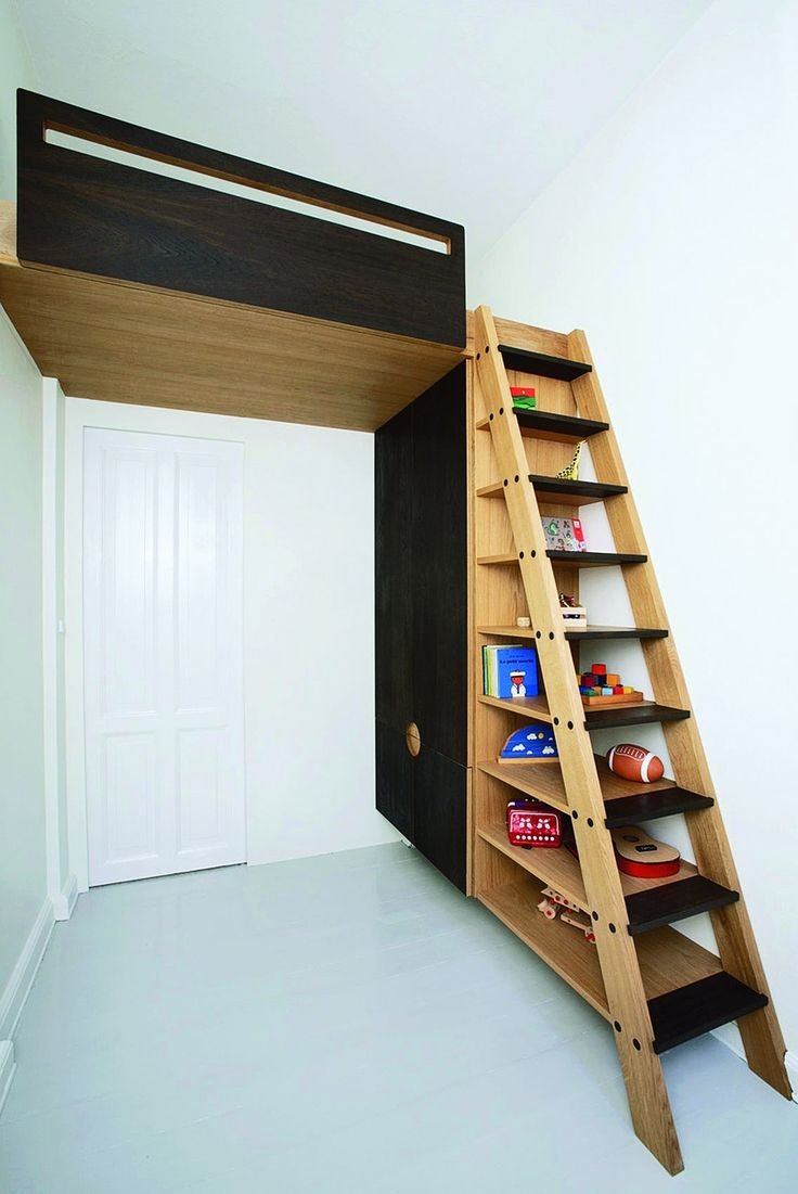 Лестница на антресольный этаж