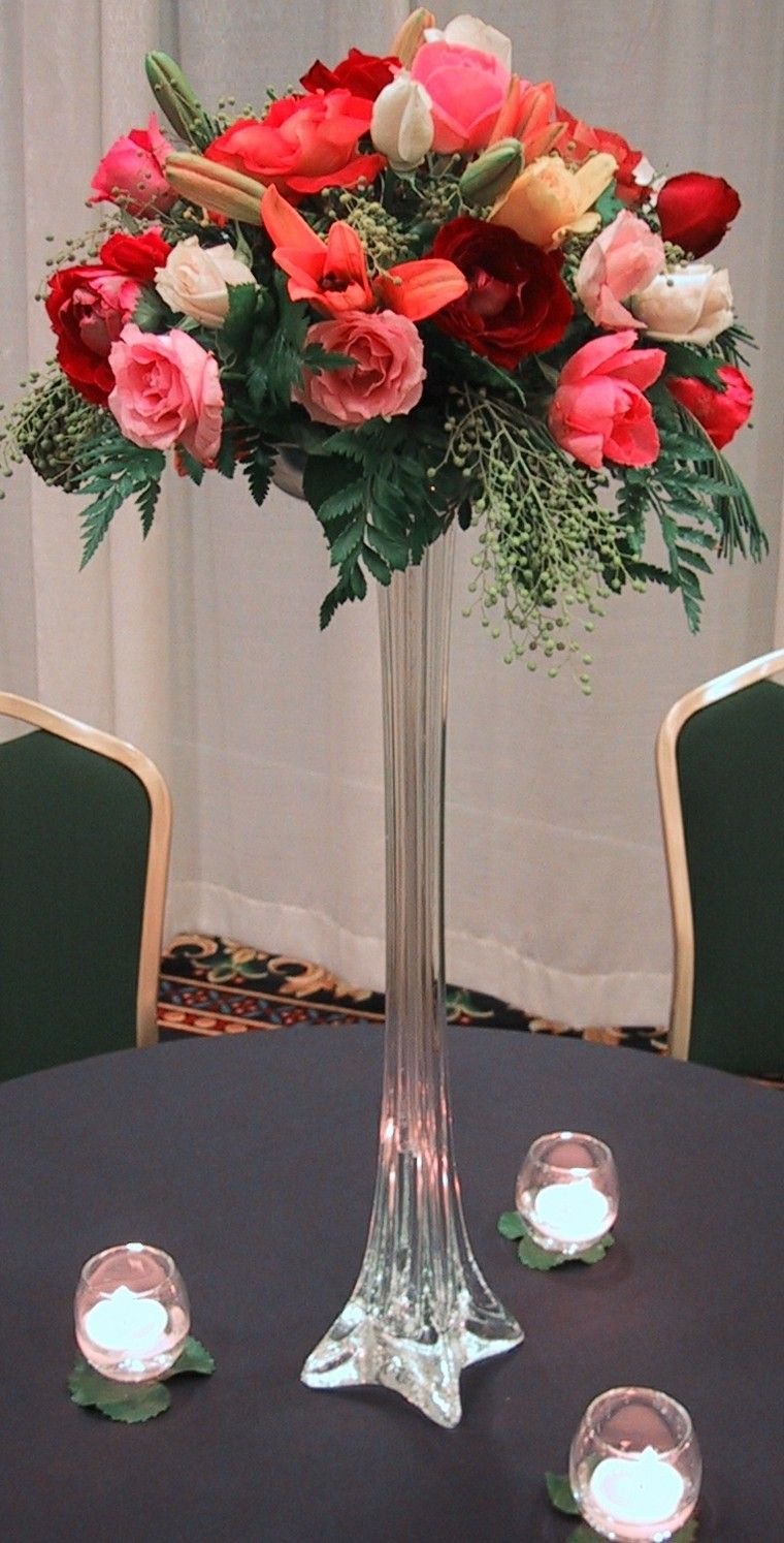 Цветочные композиции в высоких вазах