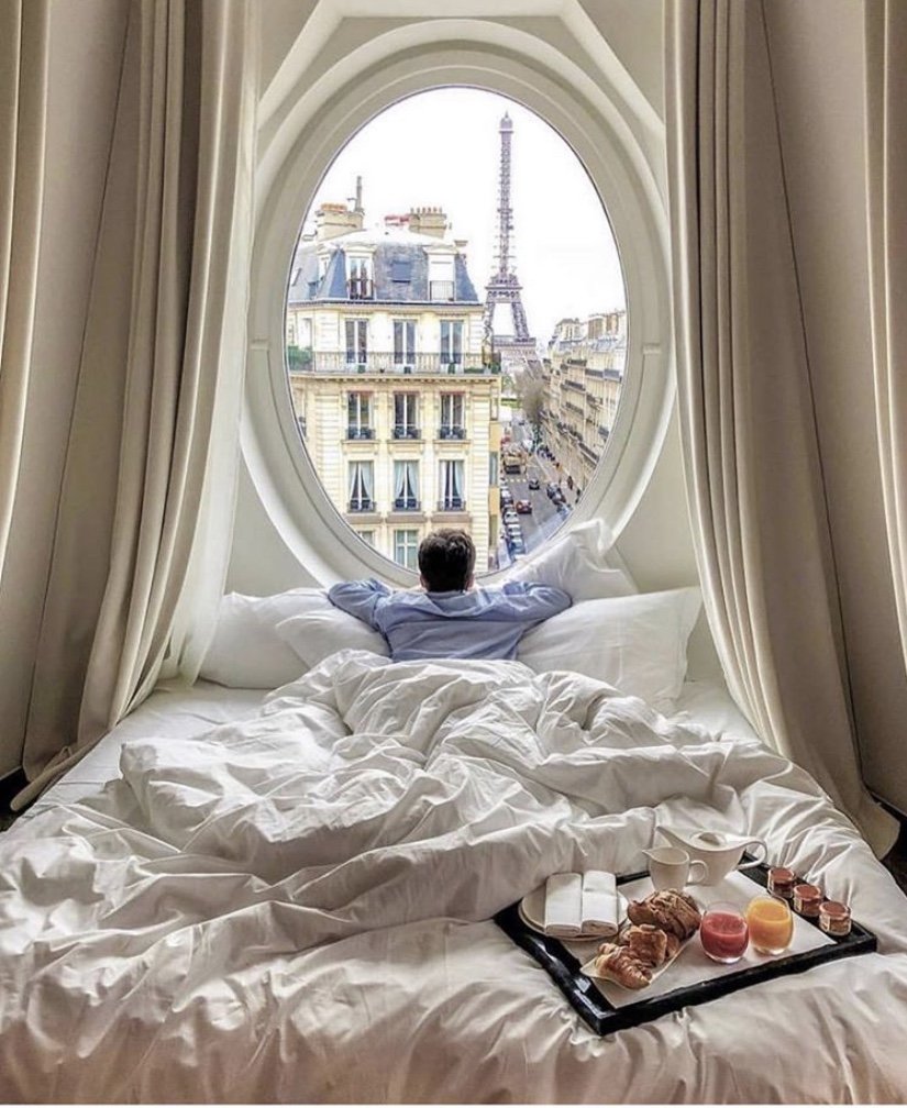 Вид с отеля в Париже
