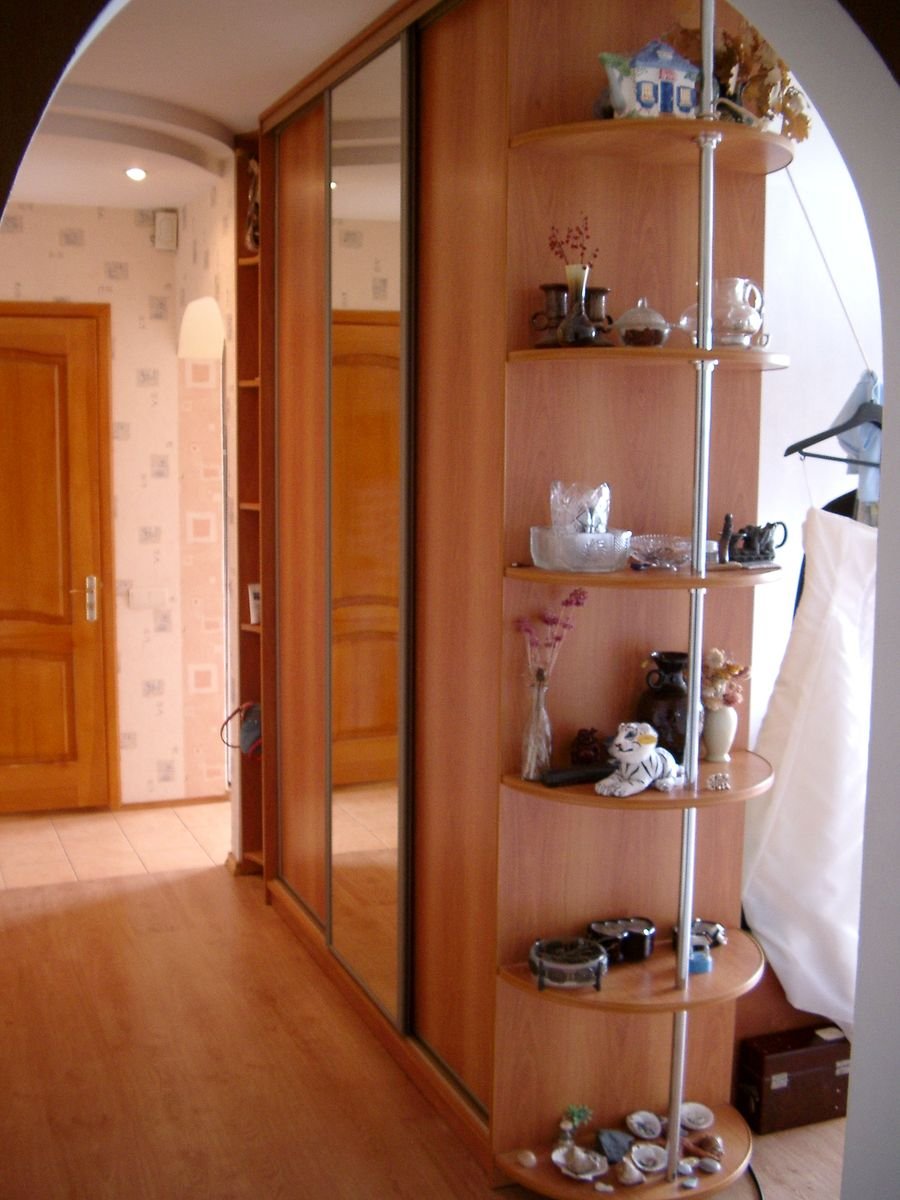 Стенка для зонирования комнаты