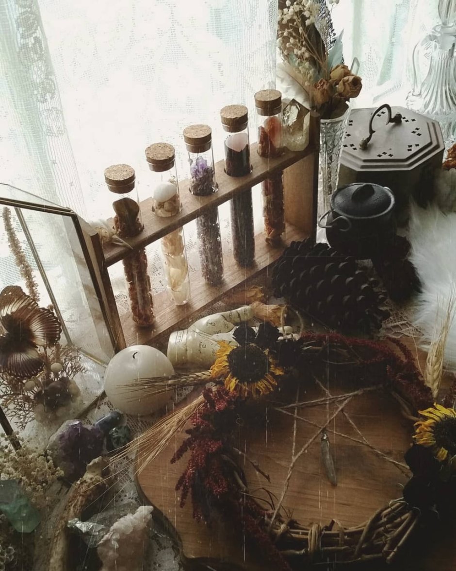 Викканский домашний алтарь