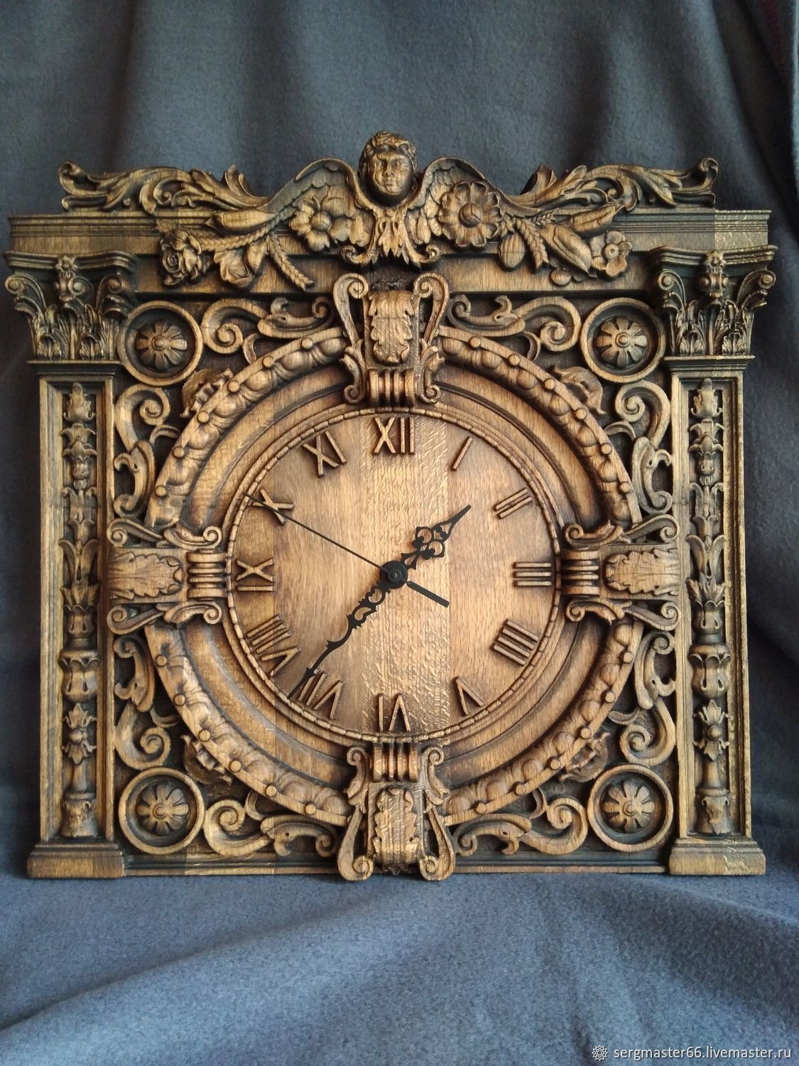 Частные объявления часы. Часы настенные деревянные. Старинные часы. Старинные деревянные часы. Часы из дерева.