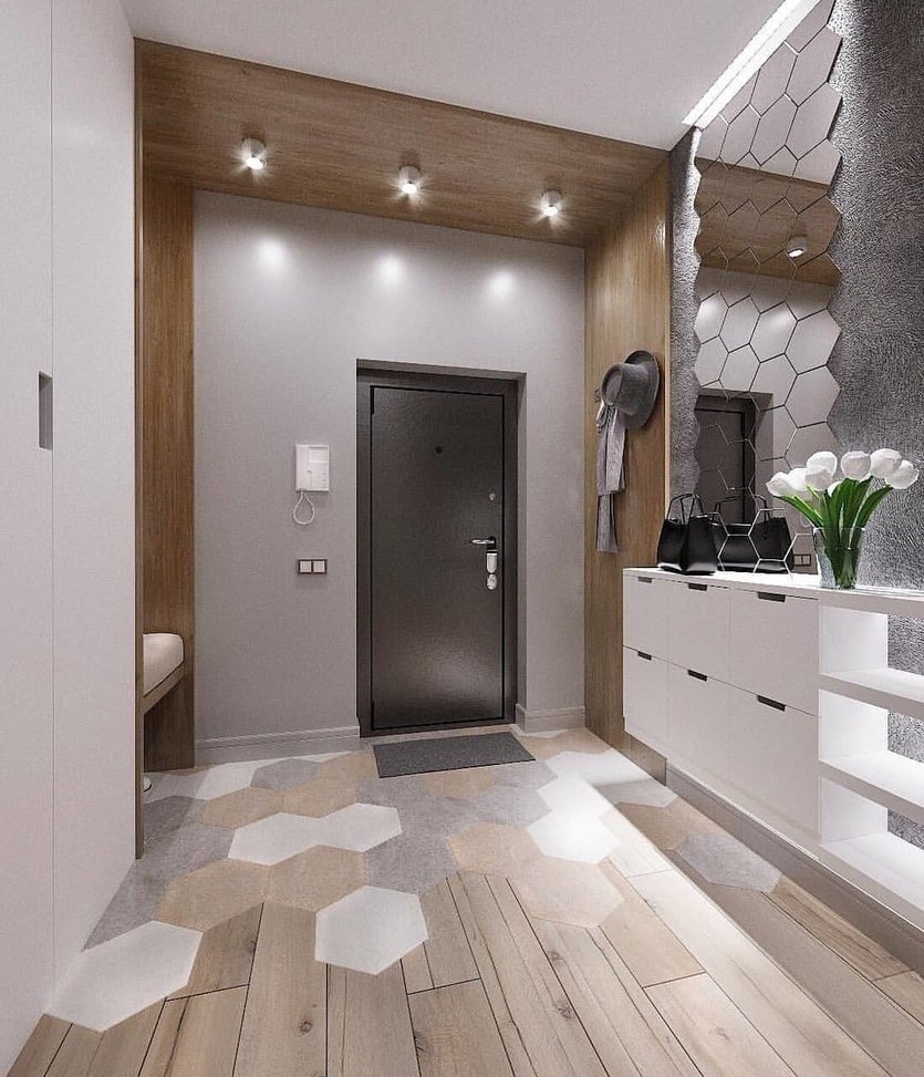 Красивый потолок в прихожей