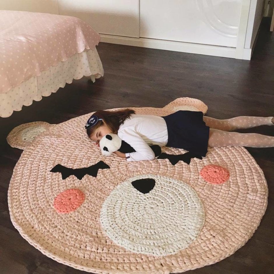 Коврик из трикотажной пряжи