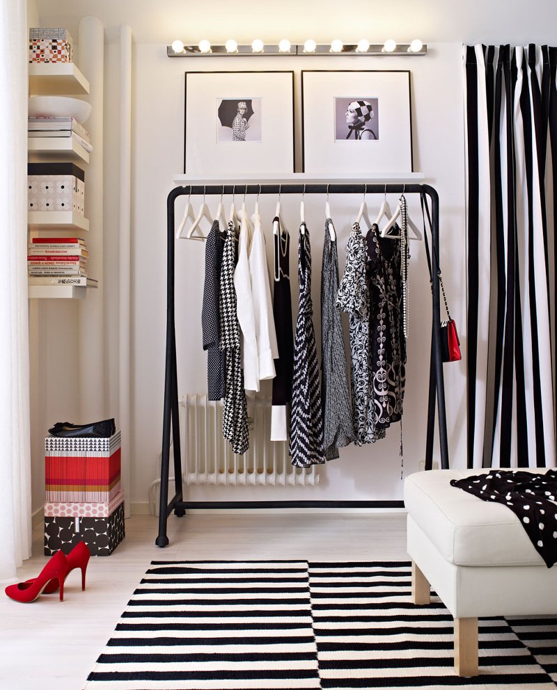 Крючки для прихожей