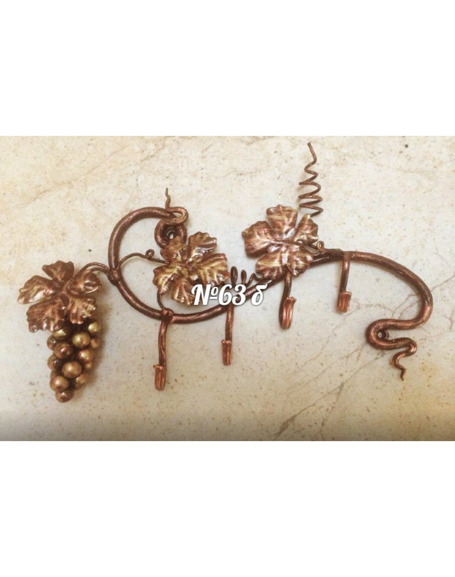 Кованая ключница на стену