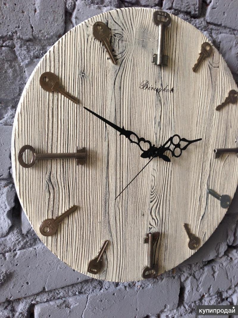 Часы из дерева под старину