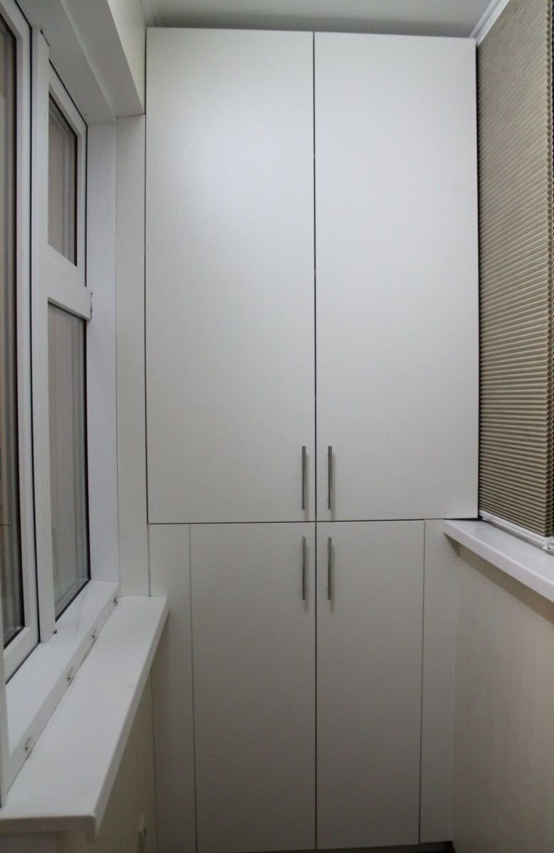 Встроенные шкафы на лоджии