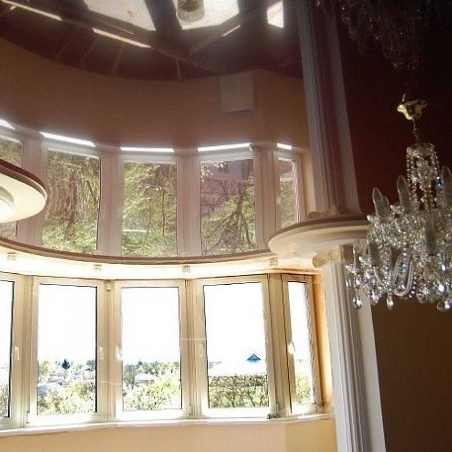 Двухуровневый потолок с эркером