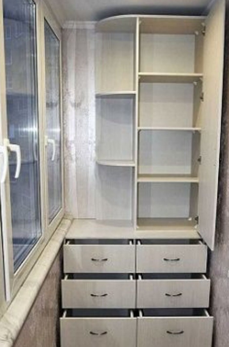 Балкон со шкафом для хранения