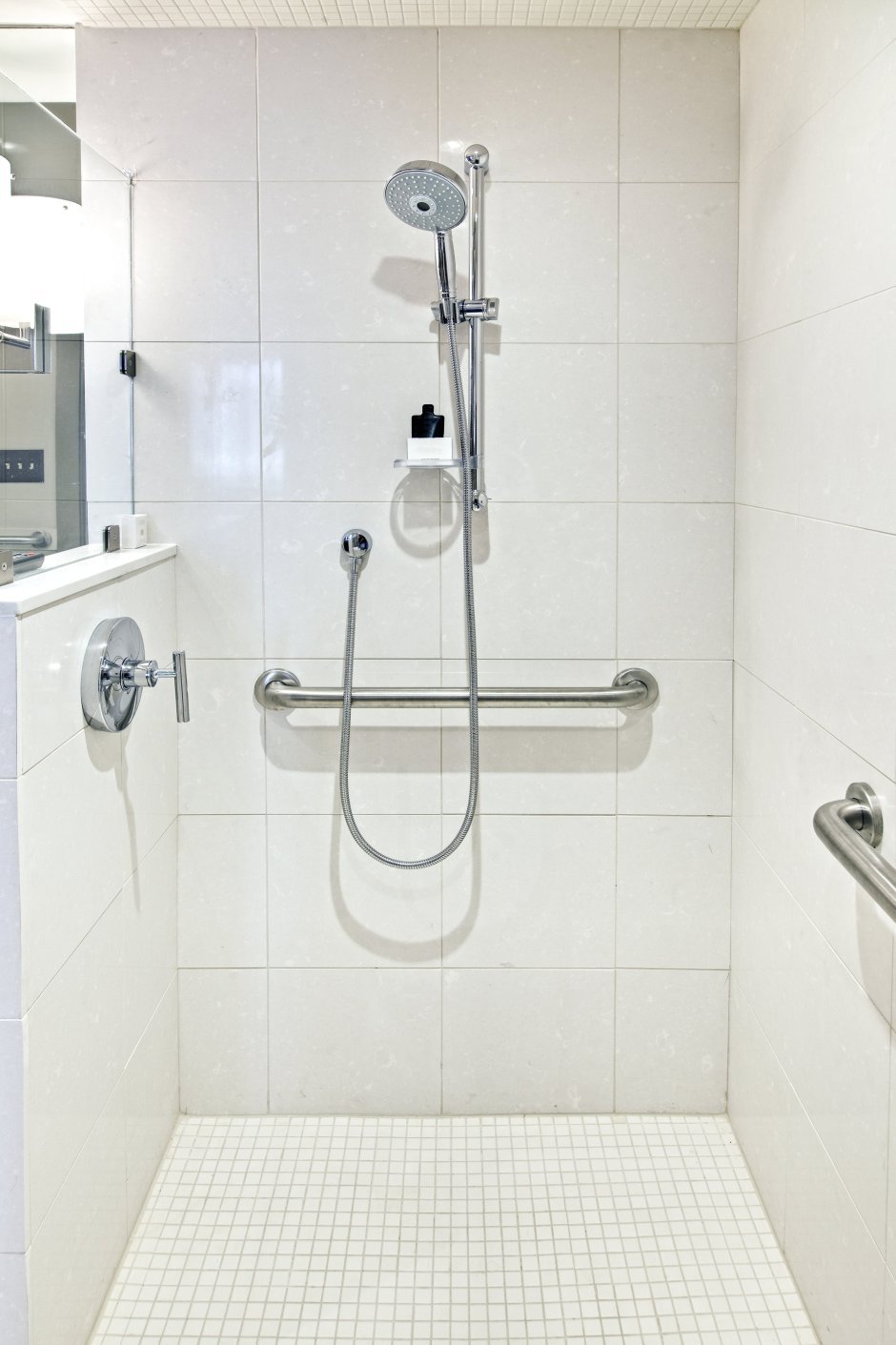 Душевой поддон для ванны для инвалидов