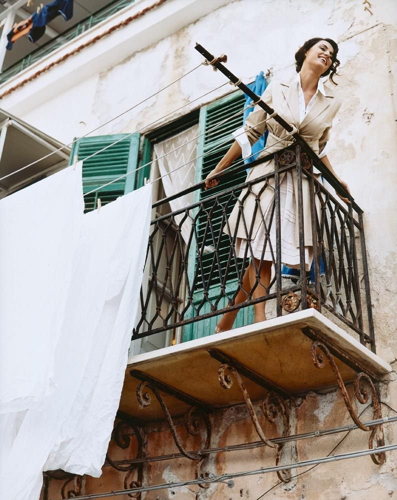 Человек на балконе