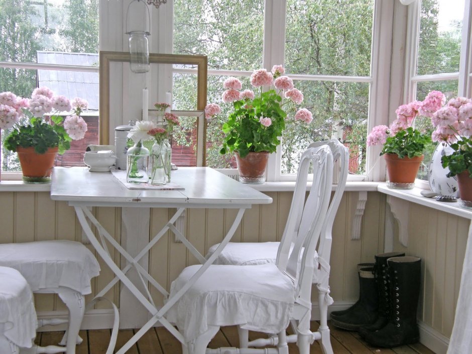 Веранда в бирюзовом цвете