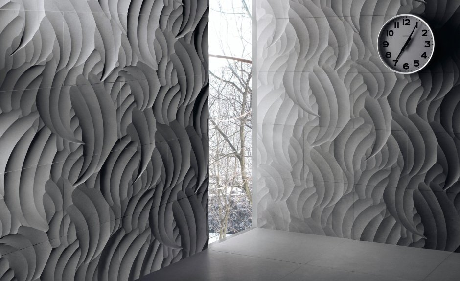 Рельеф на стене